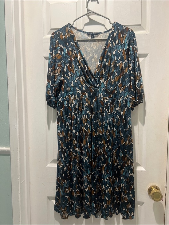 Banana Republic Dresses & Skirts - Banana Republic Blue, Brown & Cream Leaf-Print Dress